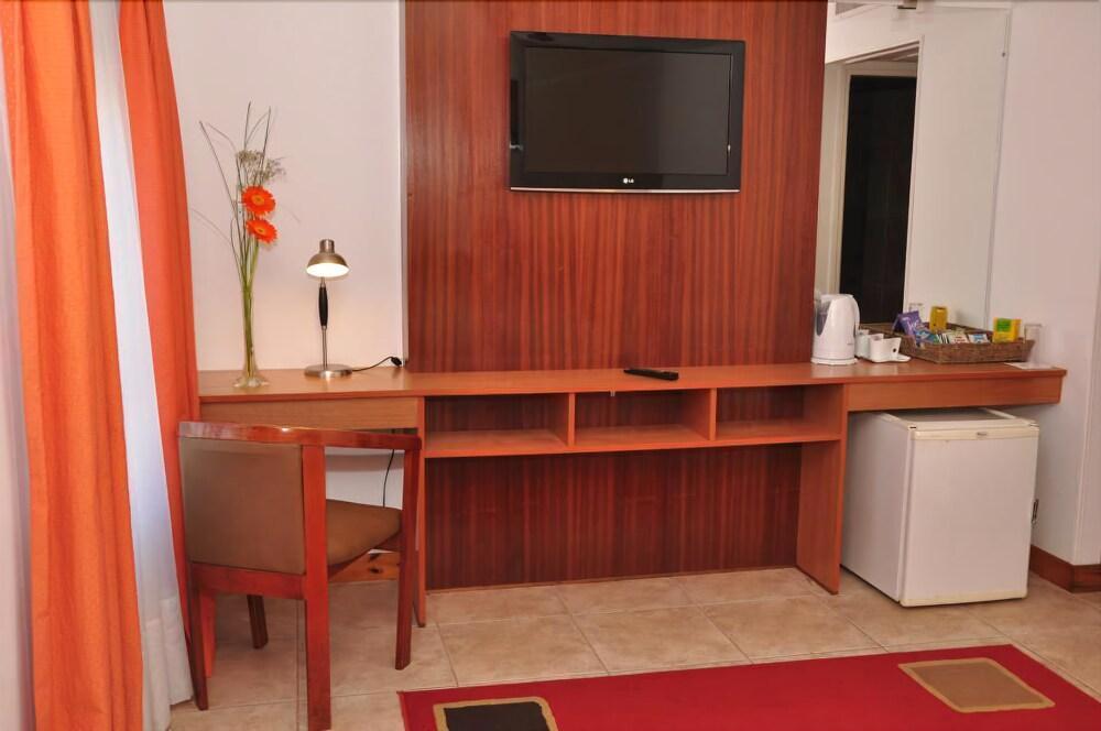 Julio Cesar Hotel Posadas Exteriör bild