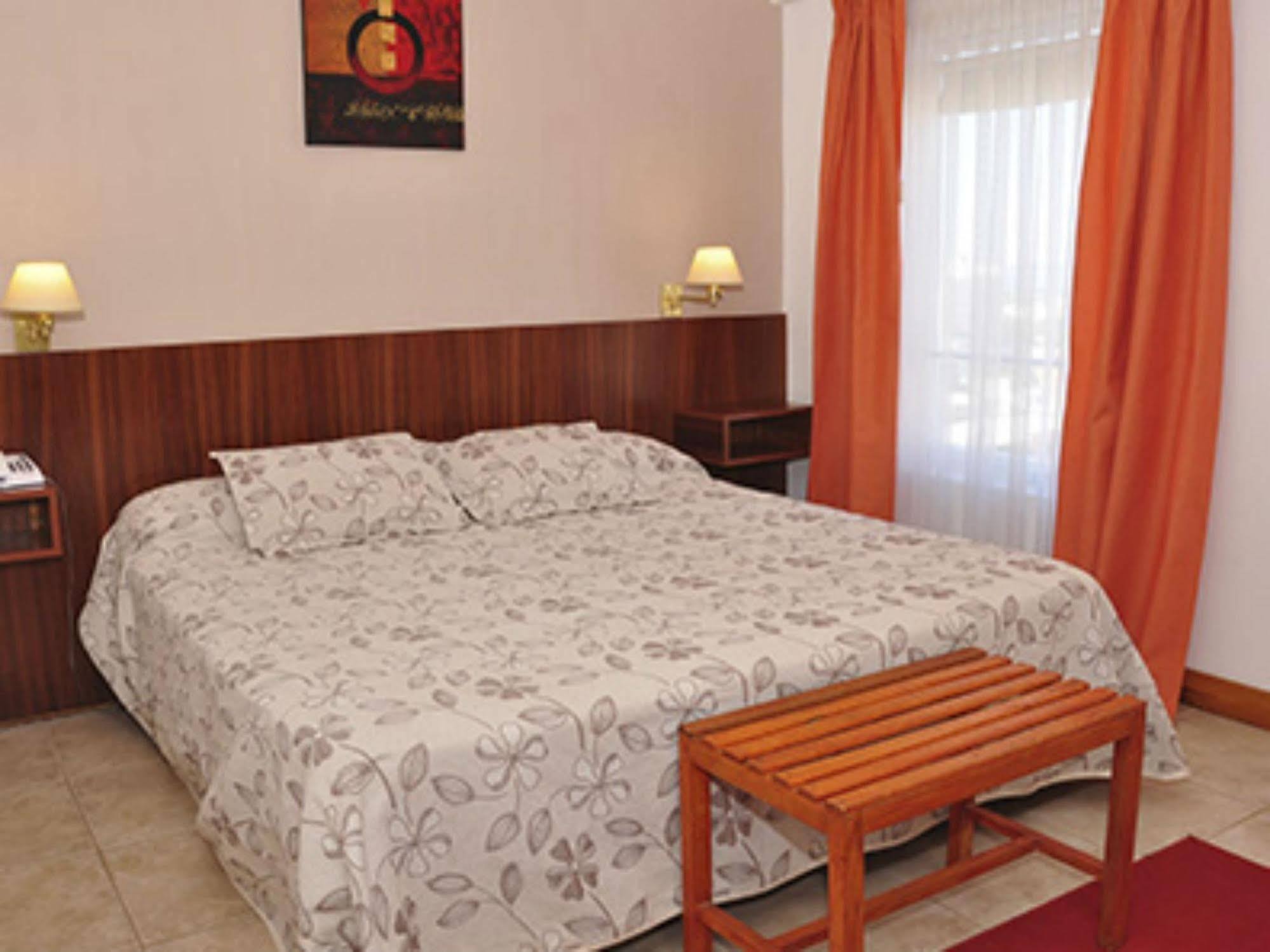 Julio Cesar Hotel Posadas Exteriör bild